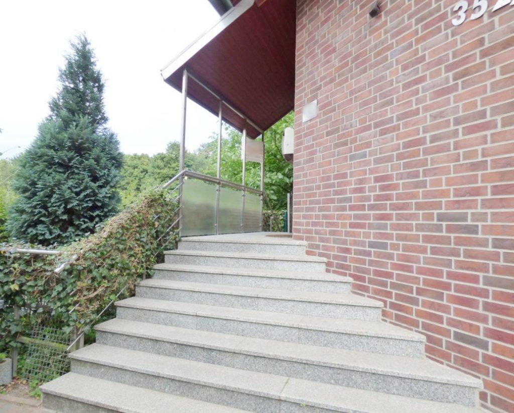 Eingangsbereich vom Haus mit Treppe